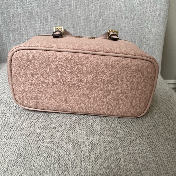 Michael Kors Jet Set Travel Purse - Picture 5 of 5